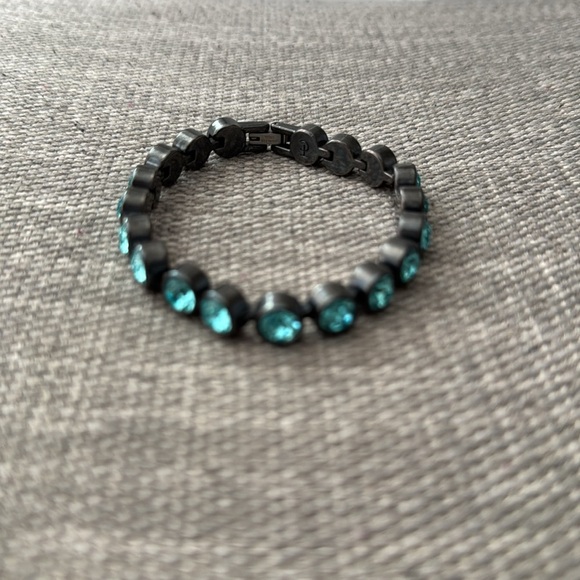🔵 TOUCHSTONE CRYSTAL BY SWAROVSKI AQUA BRACELET - Picture 6 of 6